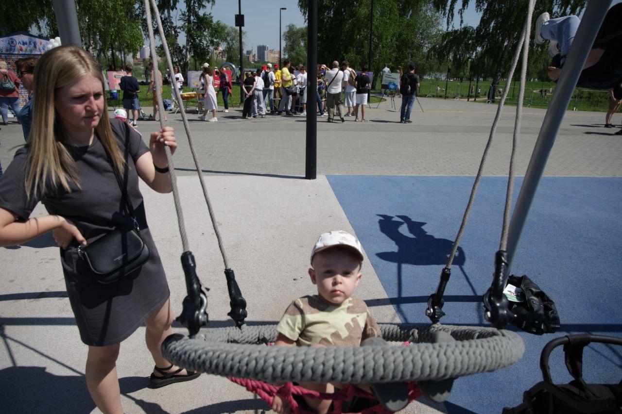 Фото «Тысячи детских улыбок» На Михайловской Набережной и в парке «Арена» в Новосибирске стартовал День защиты детей – ОНЛАЙН репортаж 35